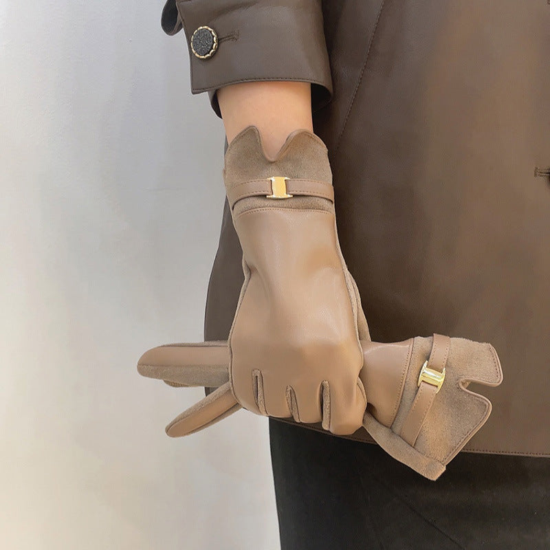 The Vera Fleece-Lined Touchscreen Gloves in Brown