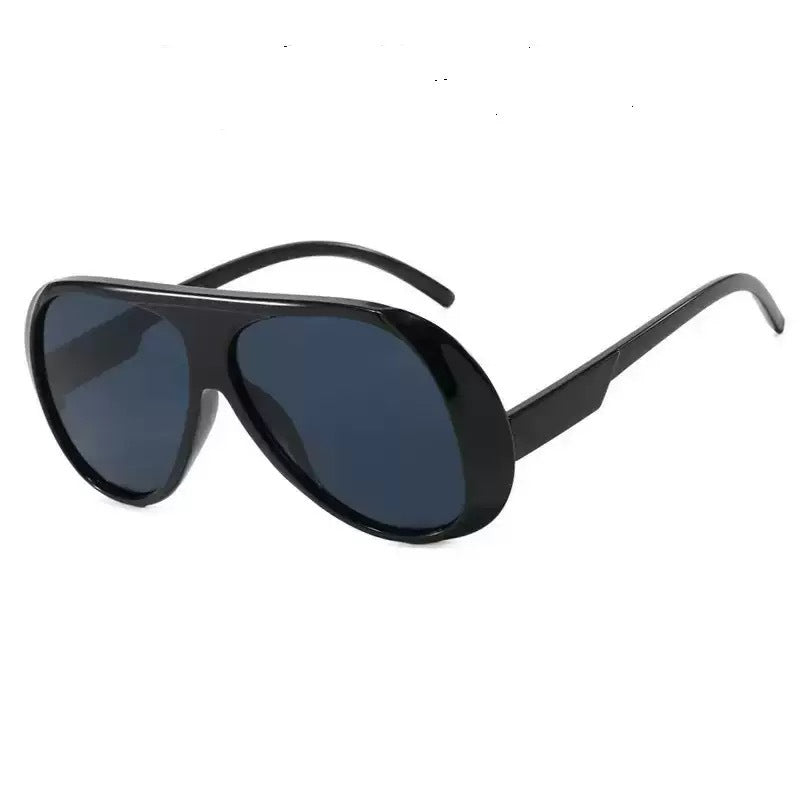 The Capri Oversized Aviator Sunglasses in Black / Gray Lens