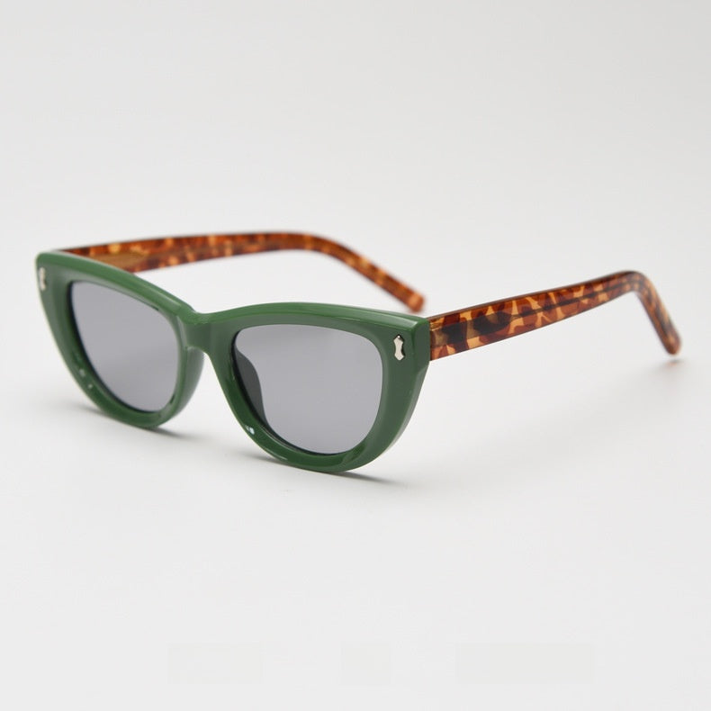 Kiki 01 Cat-Eye Sunglasses in Green / Tortoise Temples