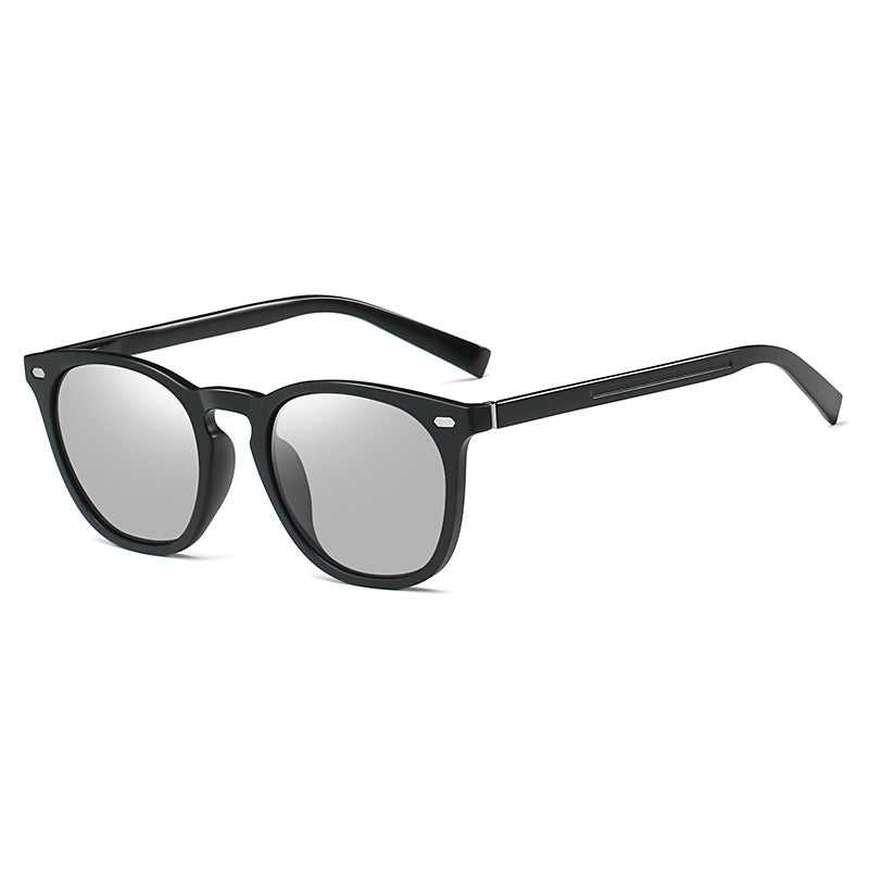 Sorbet 01 Square Sunglasses in Black / Photochromic Gray
