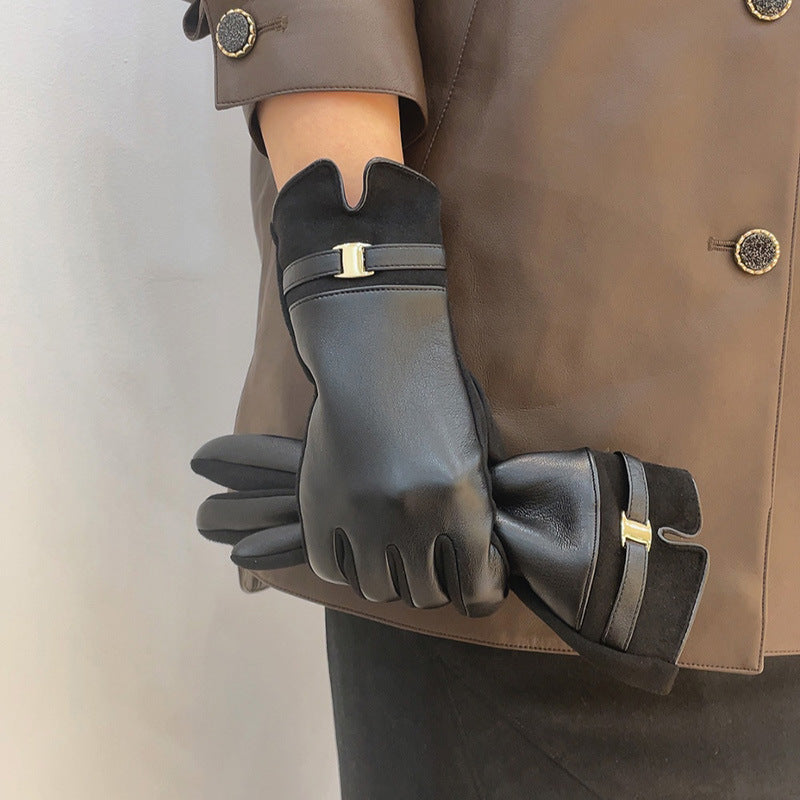 The Vera Fleece-Lined Touchscreen Gloves in Black