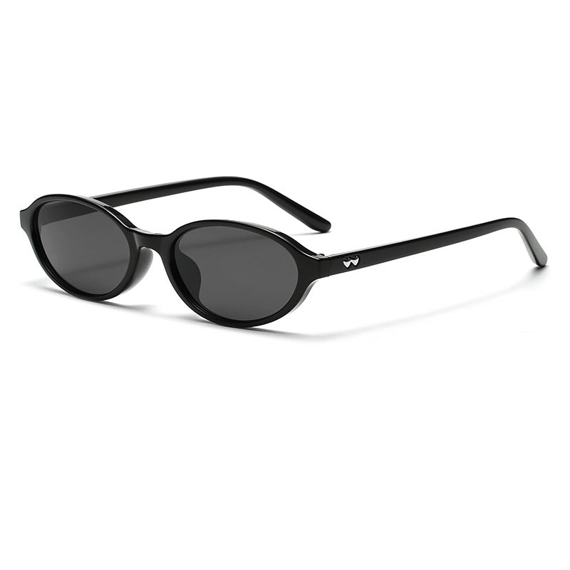 Pistachio BR01 Oval Sunglasses in Black / Gray
