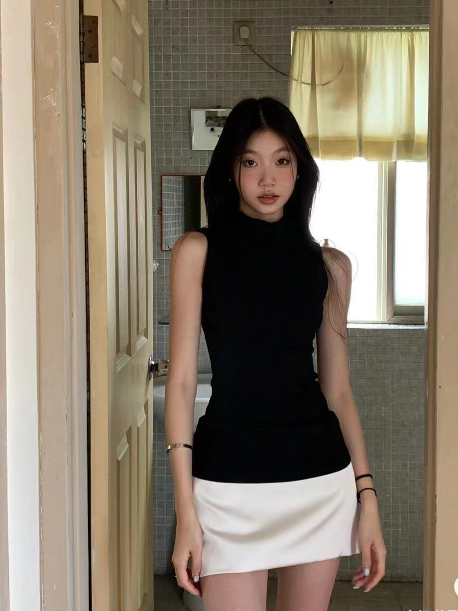 The Lina Sleeveless Mock-Neck Knit Top, photo 2