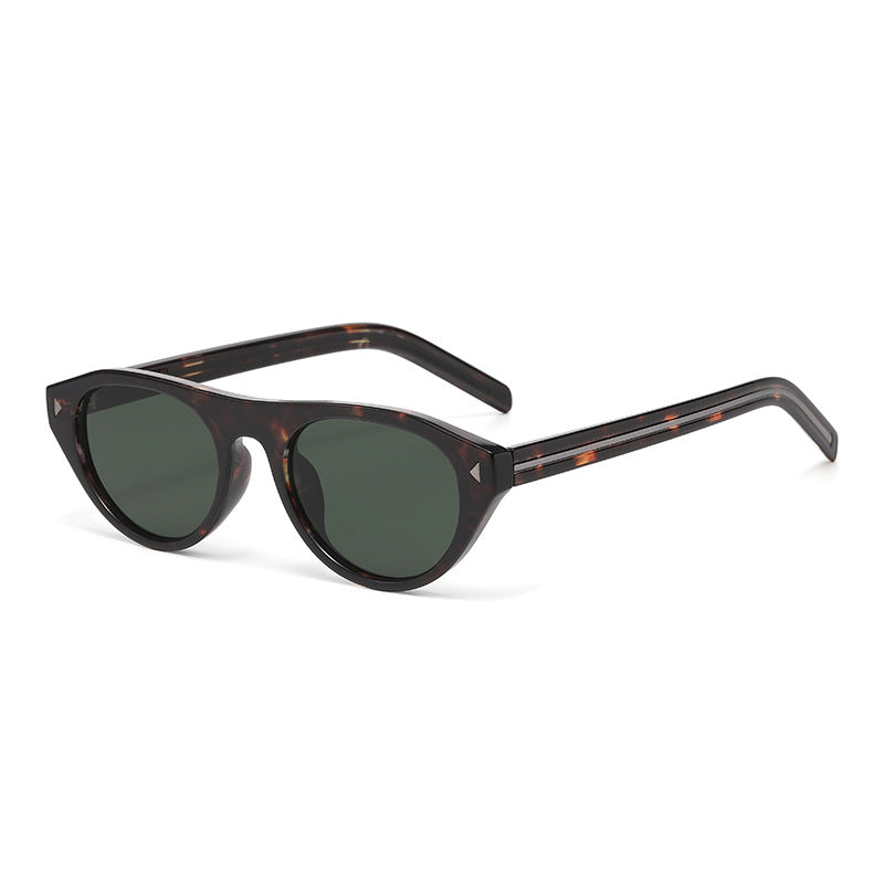 Licorice 01 Cat-Eye Sunglasses in Tortoise / G15 Green