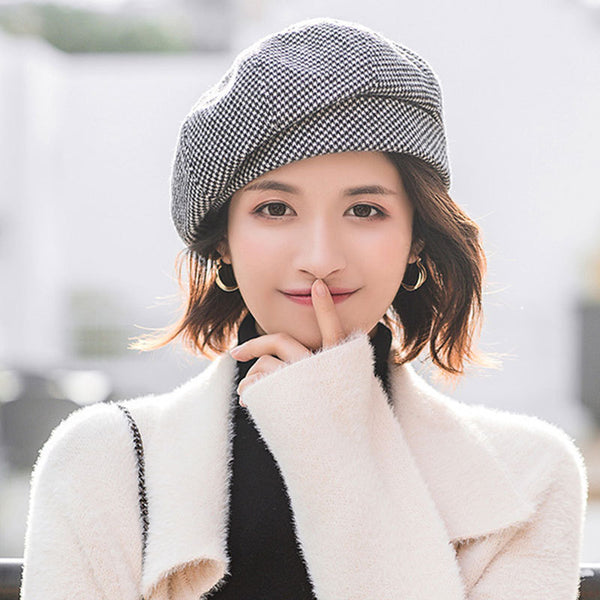 The Isabeau Knit Beret in Black