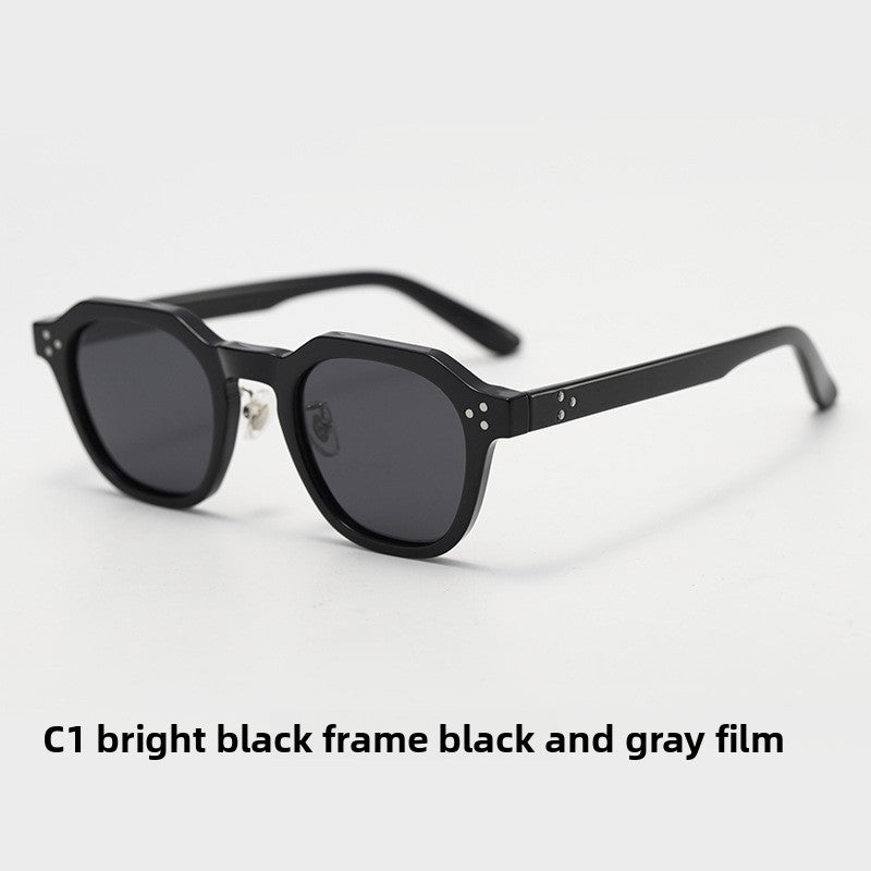 Holloway Sun Keyhole Panto Sunglasses in Black / Gray