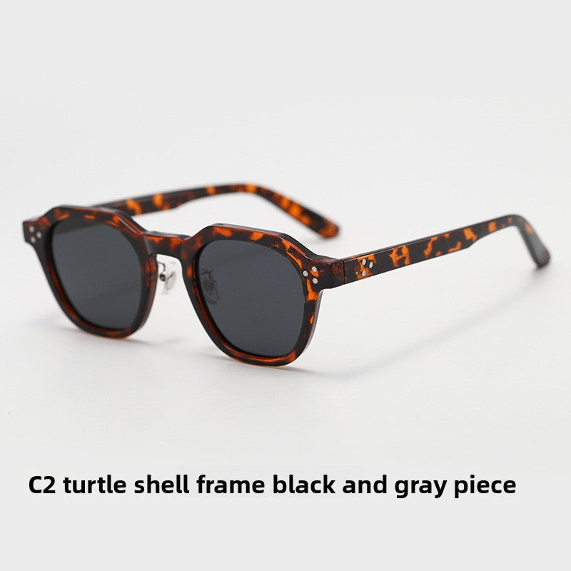 Holloway Sun Keyhole Panto Sunglasses in Tortoise / Gray