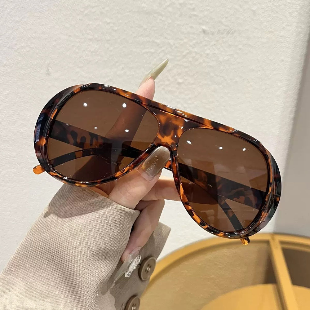The Capri Oversized Aviator Sunglasses in Tortoise / Brown Lens