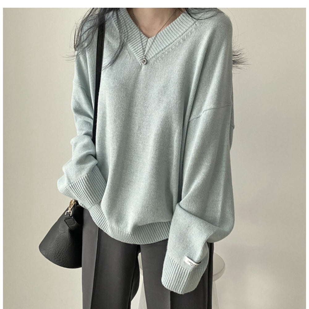 The Harper Oversized V-Neck Sweater in Mint